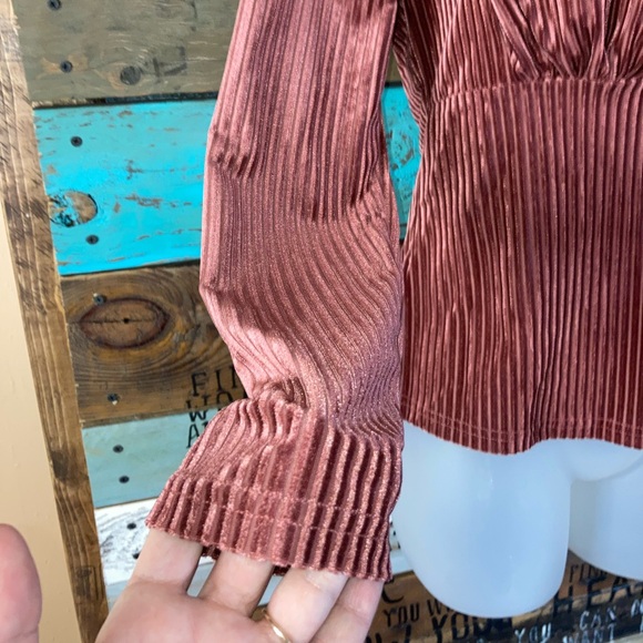 NIB Shein Ribbed Crush Velvet Ruffled Bust Top M - Picture 4 of 11